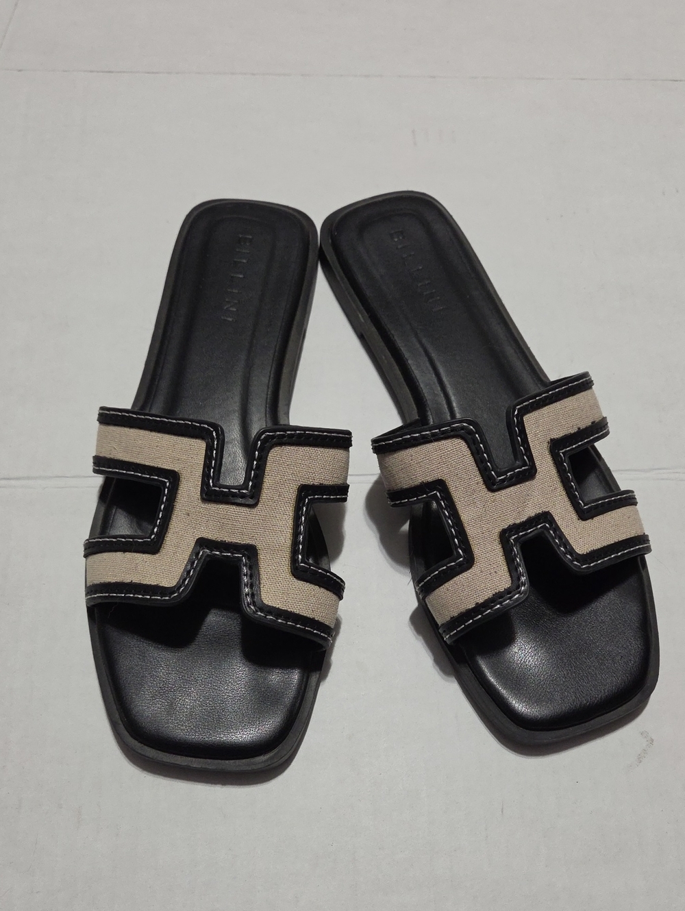 Billini Black & Beige Open-Toe Slide Sandals GREAT COND..WORN 2 TIMES